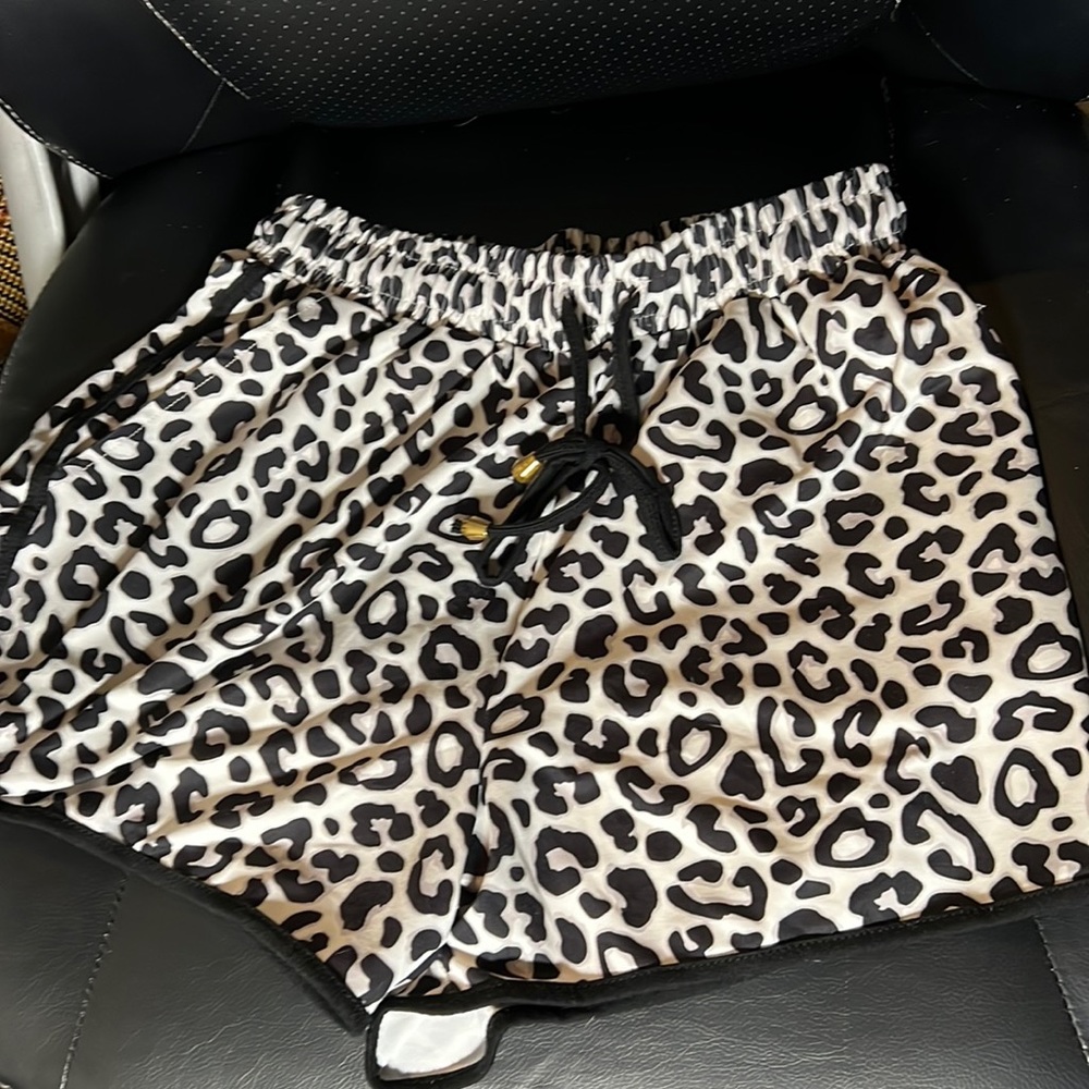 Jess Lea leopard print (buttery soft) shorts. Medium